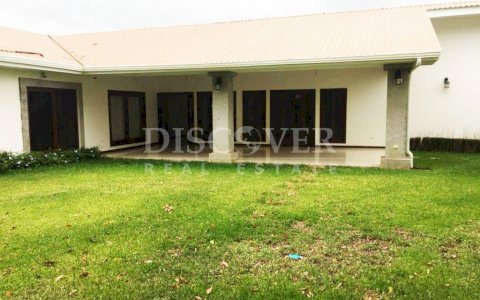  House for sale in Santo Domingo- Condominium of 4 houses. 