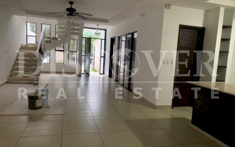  Townhouse for Rent in Estancia de Santo Domingo