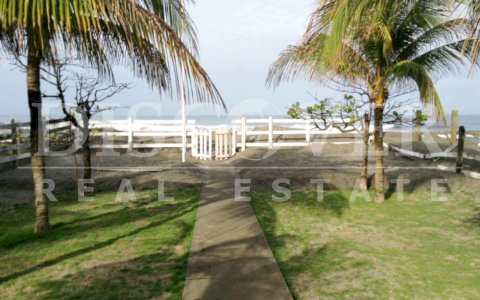  Beach house for sale in Poneloya