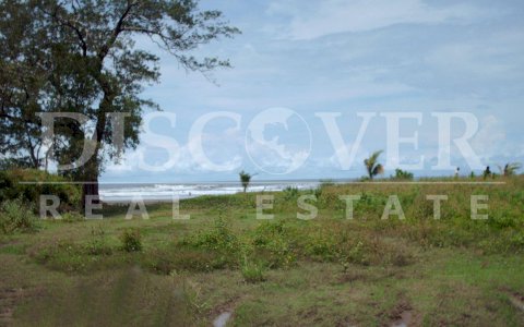  Beach lot for sale in Montelimar.