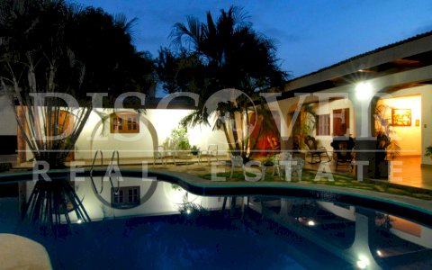  Fully furnished hotel for sale in Bolonia