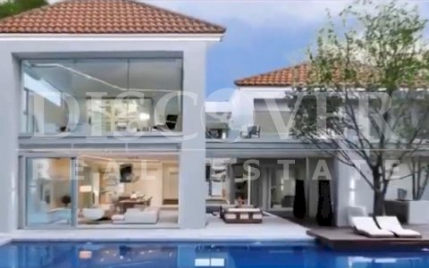  Houses and Lots for Sale in the exclusive Condominium Spania