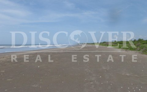  Land for sale near the Bocana de Poneloya.