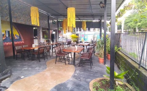  Commercial Building for Sale in the Robles Residential ID 13088
