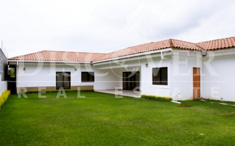 House for rent in Santa Lucia Condominium.