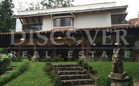  House in Intermezzo del Bosque.