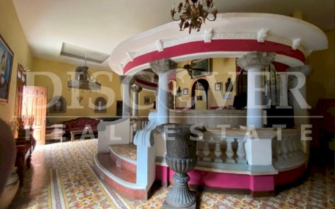 Gorgeous Colonial Hotel for Sale in Granada ID 7771