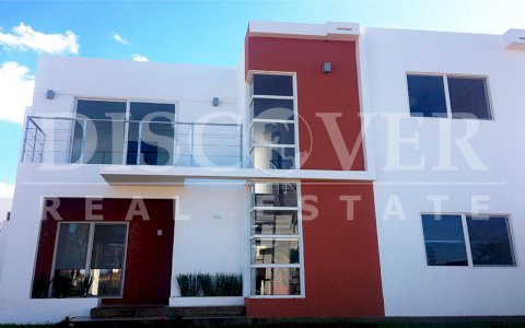  Furnished house rental in Tramonto condominium.