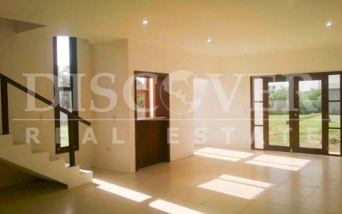  Two-story house for sale - Las Colinas