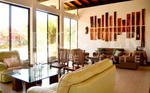  House for Rent or Sale located in Monte Fresco Neighborhood South Road ID 10989