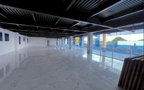  commercial modules for rent in Colonial los Robles.