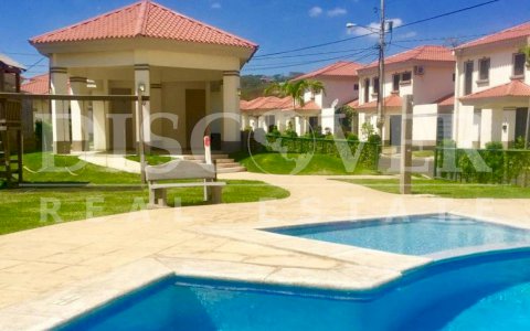  Comfortable house for rent in Amaretto Residential.