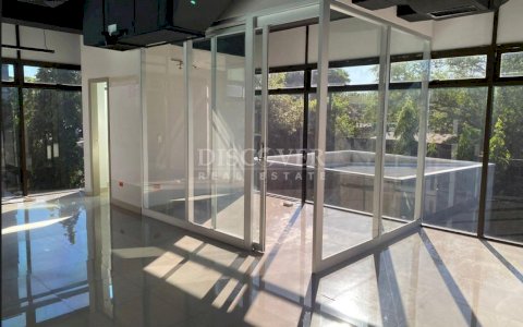  Office module for rent in Ofiplaza building.