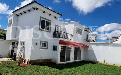  House for Rent in Alameda de las Colinas