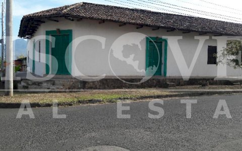  Nice Colonial Corner House for Sale in Granada ID 2989