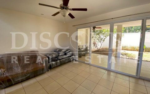  House for sale/rent located in a condominium in Las Colinas