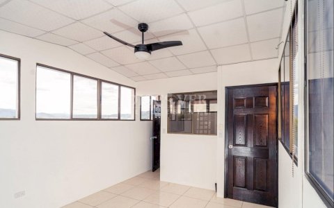  House for sale in Estelí with 3 floors.