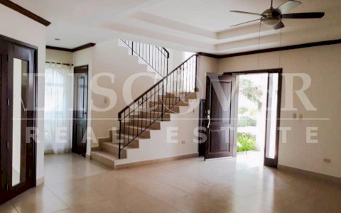  Beautiful House for Rent located in the Colinas Residential ID 11177