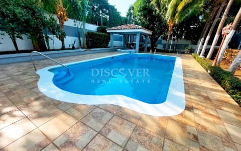  House with pool for rent located on the south road