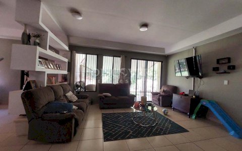  Large house for sale on southern road