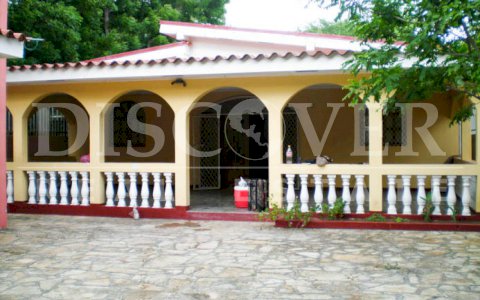 Beautiful property located in Tupilapa Beach ID 10282