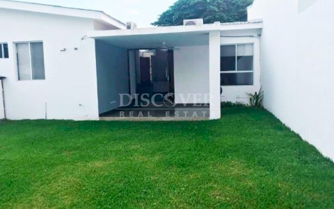 House for rent in condominium - Highway to Masaya